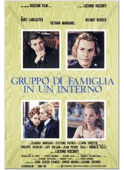 GRUPPO DI FAMIGLIA IN UN INTERNO