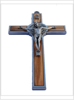 CROCE SAN BENEDETTO LEGNO ULIVO CM 7,50 CON LACCETTO